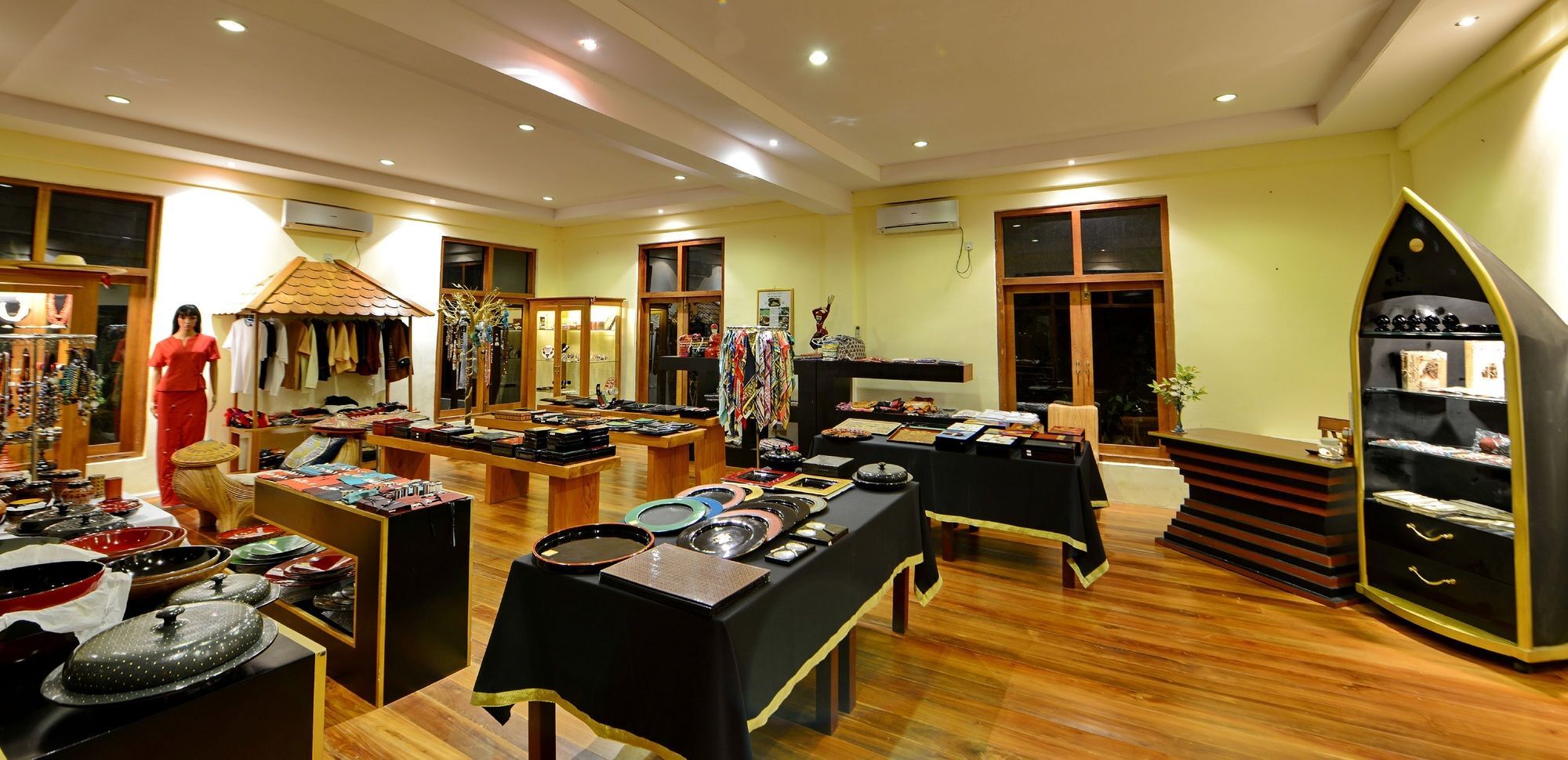 Aureum Palace Hotel & Resort Inle Nyaung Shwe Bagian luar foto